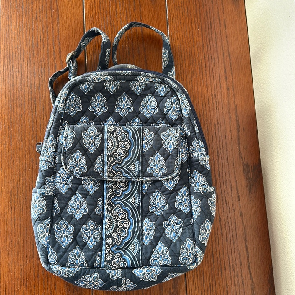 🆕VERA BRADLEY🆕 RETIRED CALYSO BLUE PATTERN BACKPACK EUC